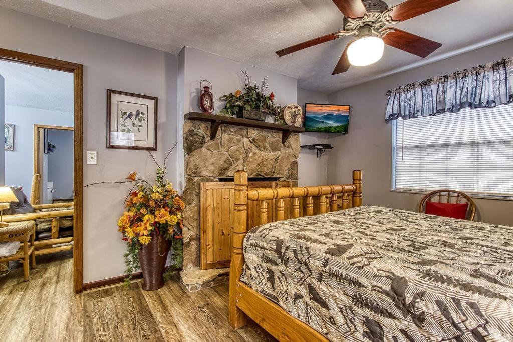 Adalynn's Mountain Retreat-hot Tub, 1089 Of Free Tickets For Each Paid Day, Dollywood And More! Holiday home *