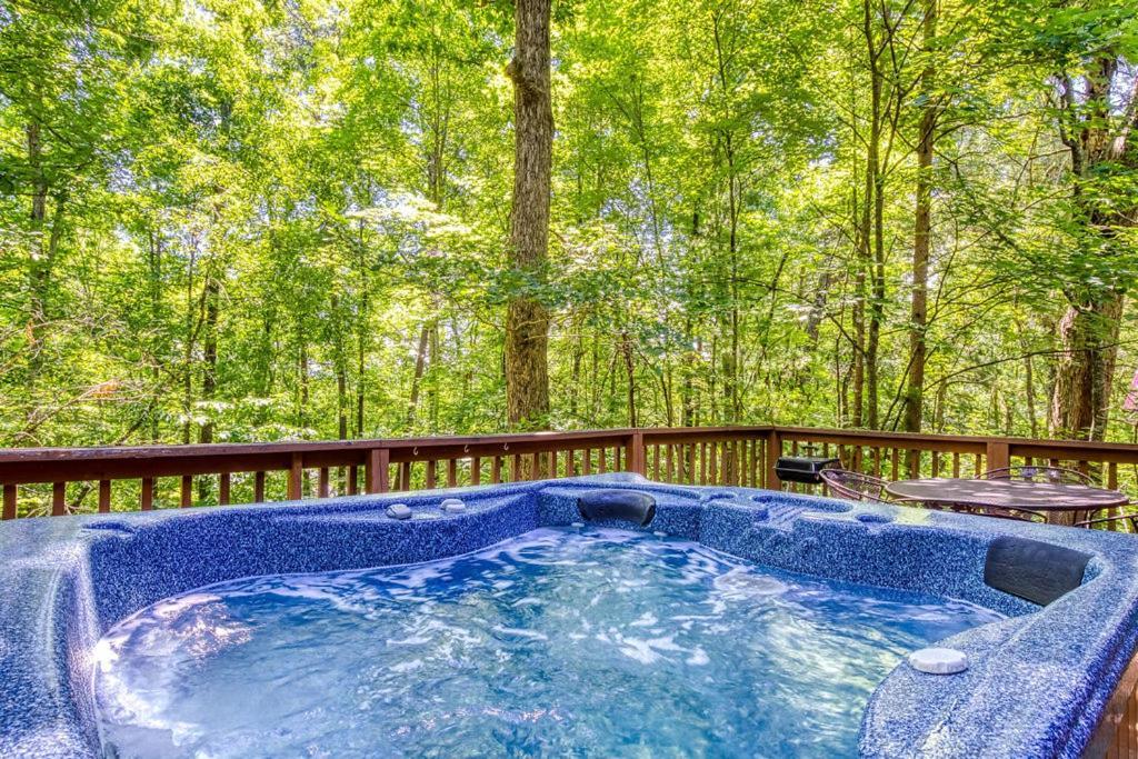 Adalynn's Mountain Retreat-hot Tub, 1089 Of Free Tickets For Each Paid Day, Dollywood And More! Ferienhaus *